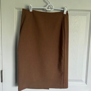 Limited skirt
